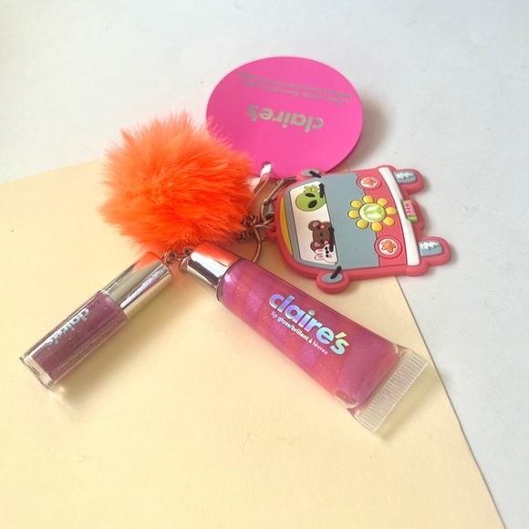 🏷️ alien 👽 1970s hippie style buggie keychain with lip glosses & fluff - Picture 5 of 14